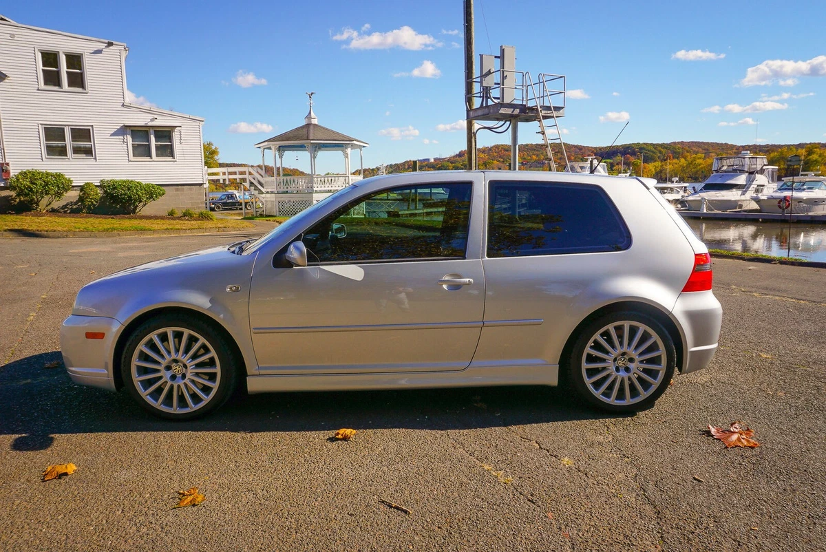The Limited-Edition '04 Volkswagen R32 Hotrod Hatch