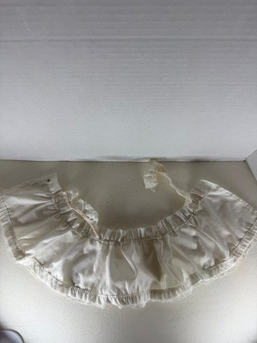 ⭐ Vintage White Lace Trim Doll or Baby Collar Cape Bib Detachable Collar