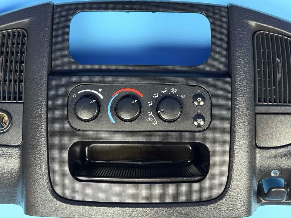 Dodge Ram 1500 2002-2005 4x2 tablero radio bisel moldura panel aire acondicionado 02-05 5GV52TRMAB 03 Foto 2 de 4