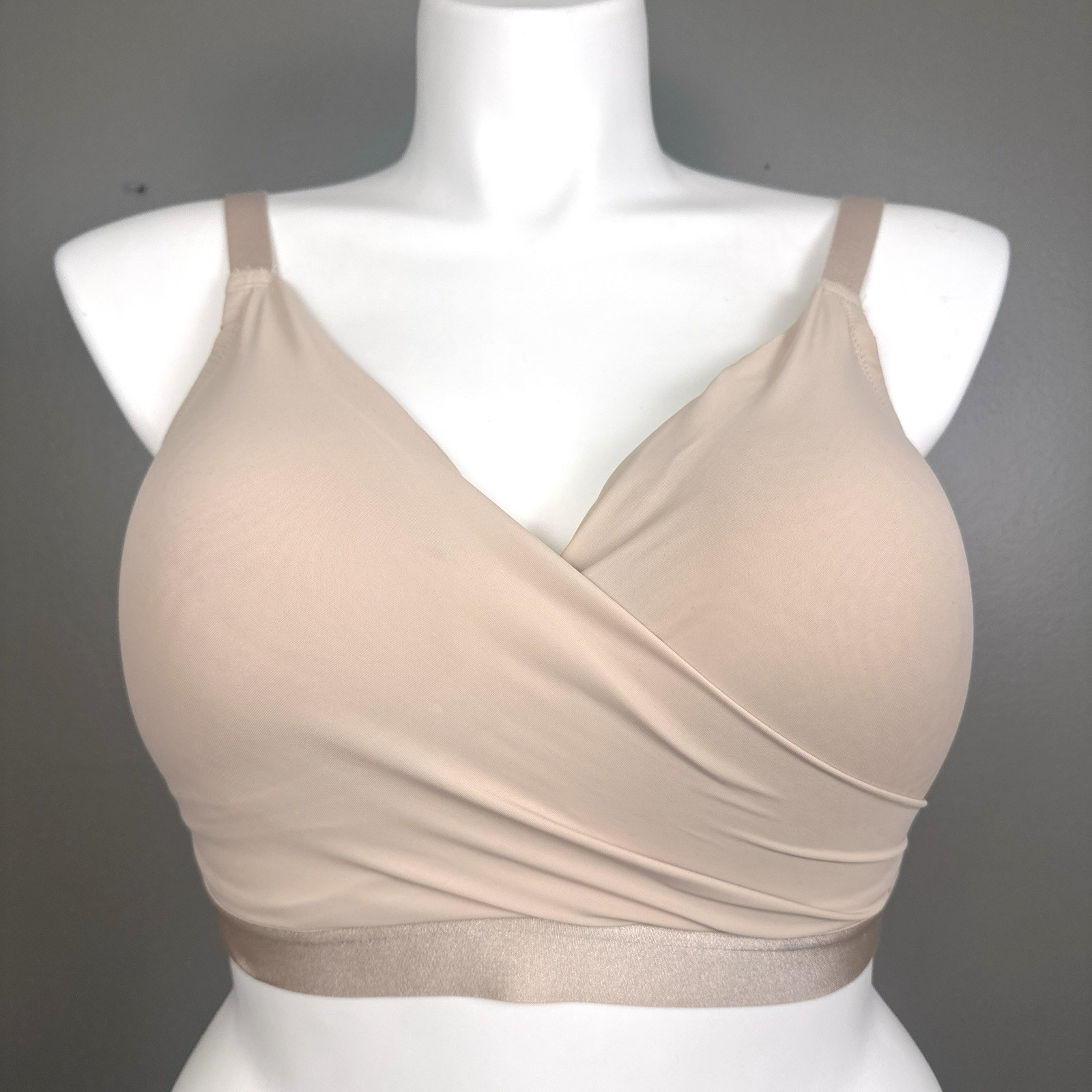 Basic Wireless Lounge Bra Déesse Collection Size … - image 1