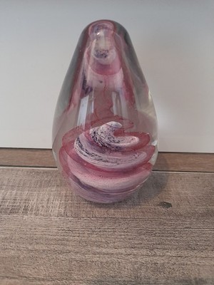 schöner Vintage Kunst Glas Briefbeschwerer - Rosa/Lila Wirbel/Tornado/Wirbel