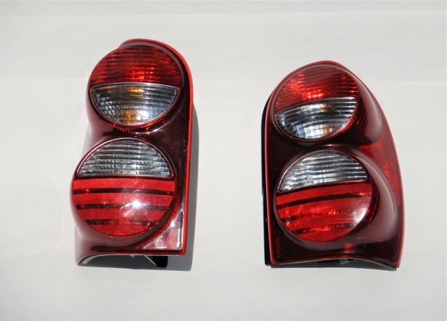 05 06 07 OEM Jeep Liberty Passenger Right Side Tail Light Lamp