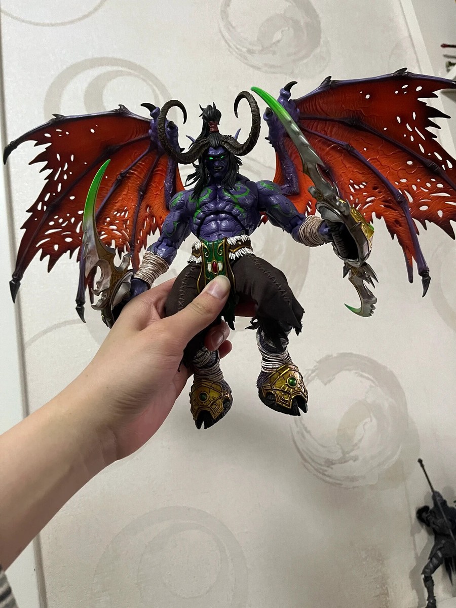 In Stock New Hero Toys World of Warcraft Demon Hunter