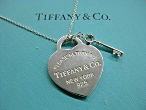 Return to Tiffany & Co. Heart Key Pendant Chain Necklace 925 Sterling Silver