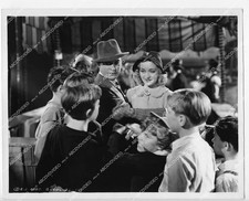 o2635 1936 orig photo Chester Morris, Marian Marsh w kids at carnival film Count