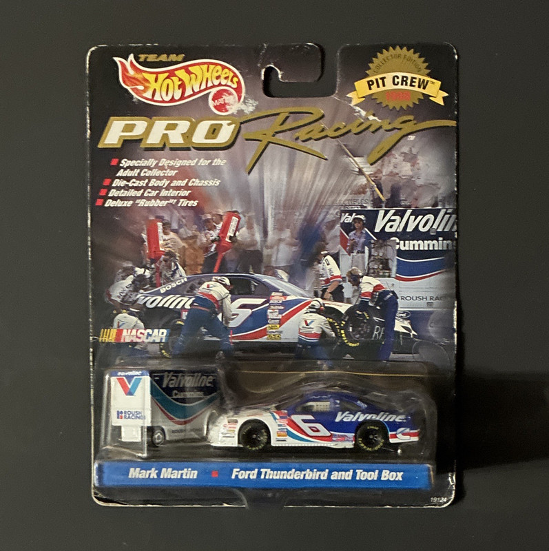 Hot Wheels Pro Racing Mark Martin 1998 Ford Thunderbird Pit Crew 1:64