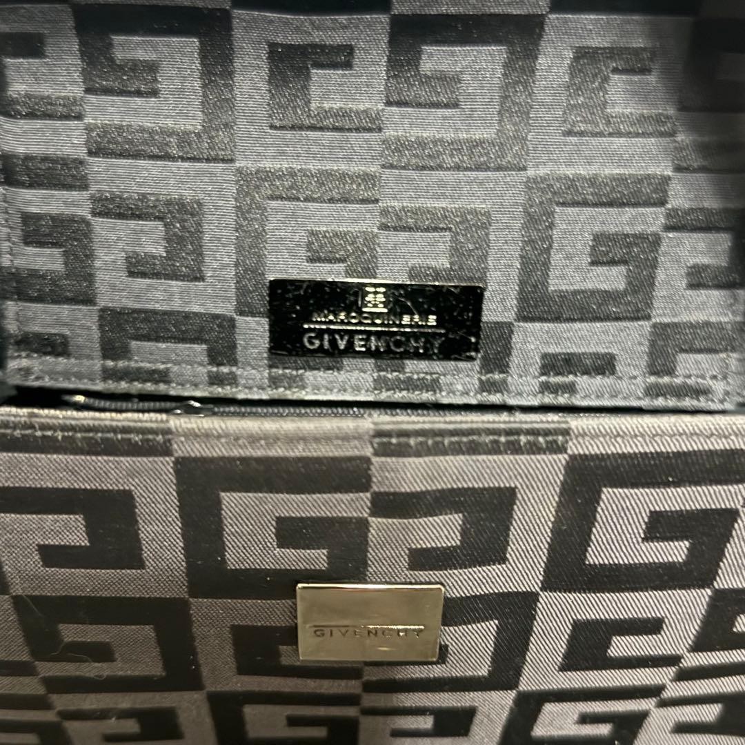 Givenchy 4G logo one-shoulder bag 2-way handbag black for formal occasions thumbnail 11