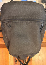 Mochila lululemon negra con destellos dorados brillo brillo