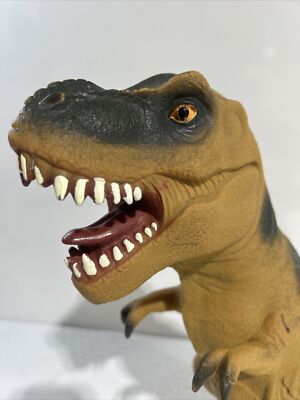 Animal Planet 2019 Giant 16