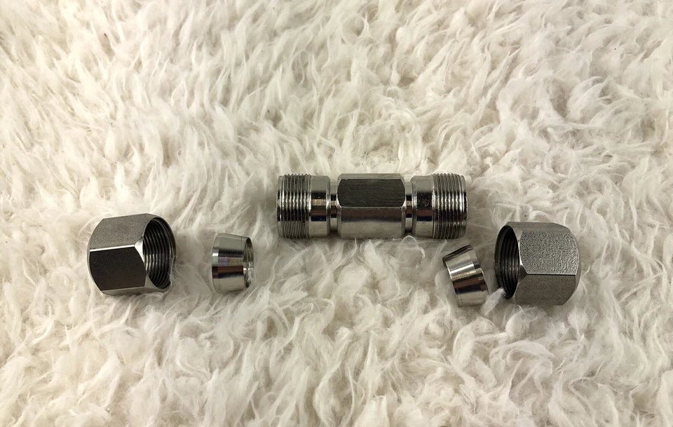 Lot Of 4 Stainless Steel (Swagelok?) Tube Fitting, Union 3/4" Tube OD Instrument - Image 2 of 4