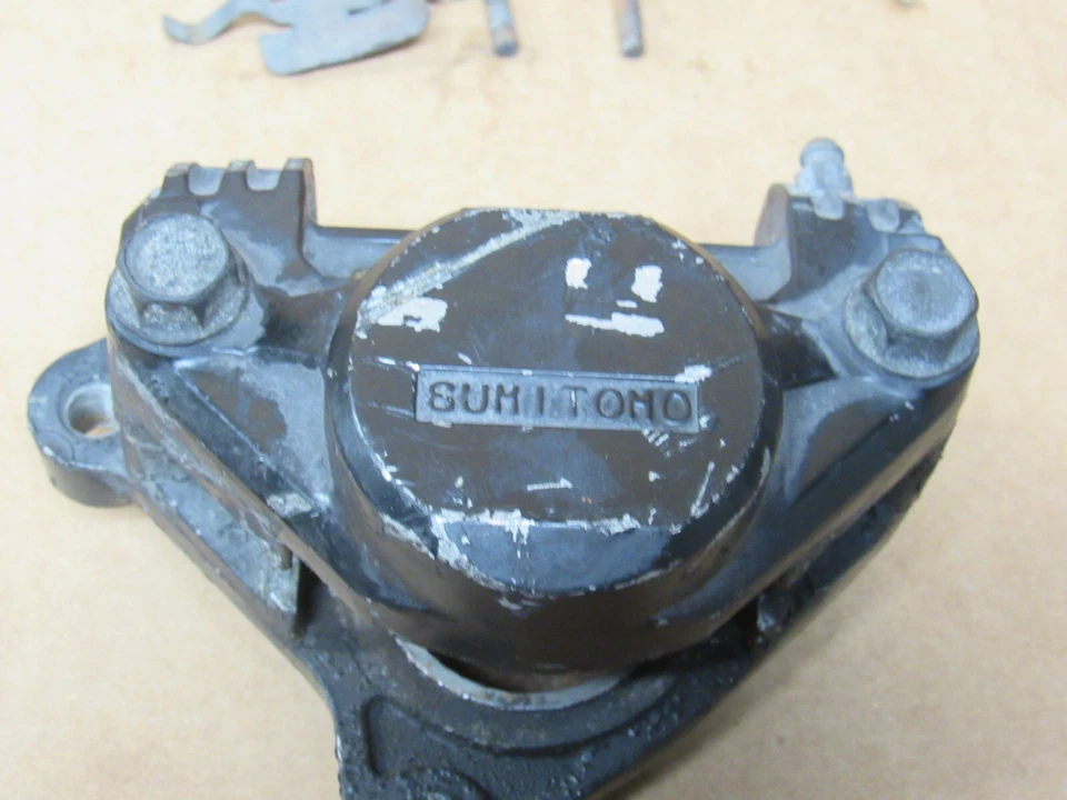 1983 Yamaha Venture Royal XVZ12TDK Rear Brake Caliper 26H-25810-53-00 - Image 2 of 4