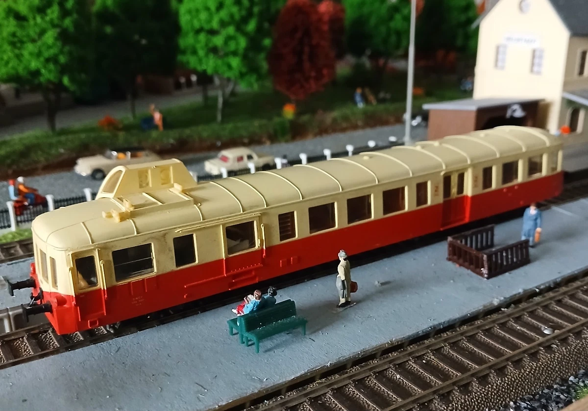 Autorail Jouef HJ2619 - X 93953 Picasso - SNCF époque IV - Bleu/beige - Échelle HO