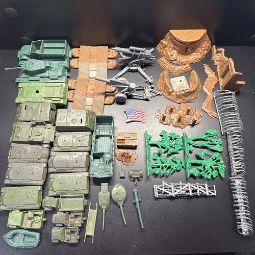 Huge Lot Marx Army Men Accessories Battleground Army Set ~200 Pieces