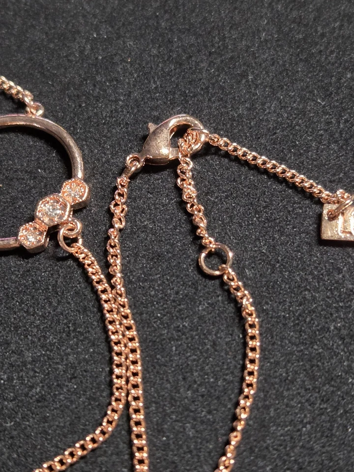 Luv AJ 18" Full Bloom Rose Goldtone Lariat Necklace Excellent Condition - Image 4 of 4