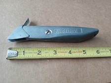 ****PRICE DROP****VINTAGE RED DEVIL UTILITY KNIFE WITH BLADE GUARD