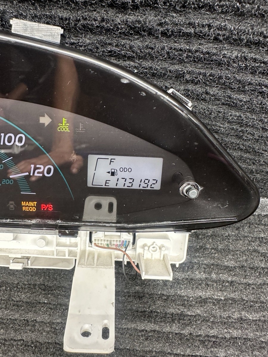 06-08 Toyota Yaris Speedometer Gauge Cluster 83800-52C70 173K OEM