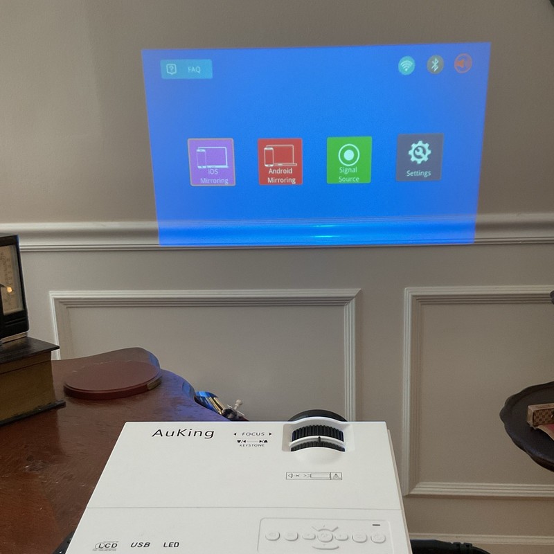 AuKing K8 1080p LCD Mini Projector HDMI USB Built-In Speakers White with remote