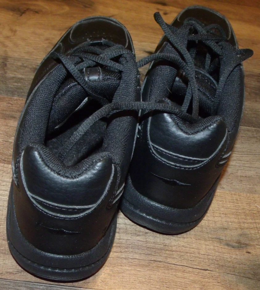 Avia Work Oil & Slip Resistant Black Faux Leather Sneaker Women's 8 - Image 4 of 4