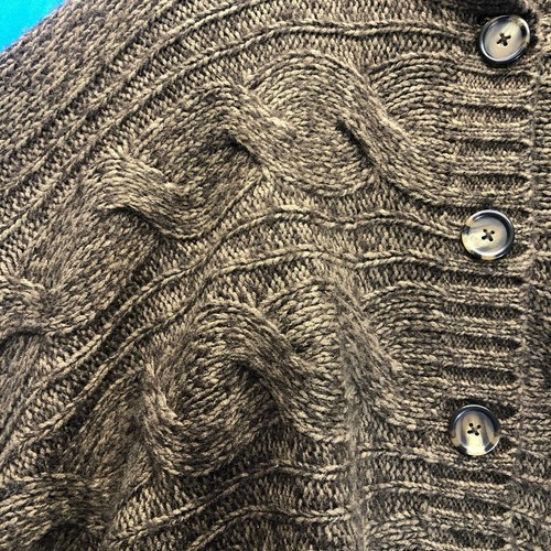 Ladies EUC Decree S chocolate brown cable knit acrylic "capelette" button close - Picture 7 of 8