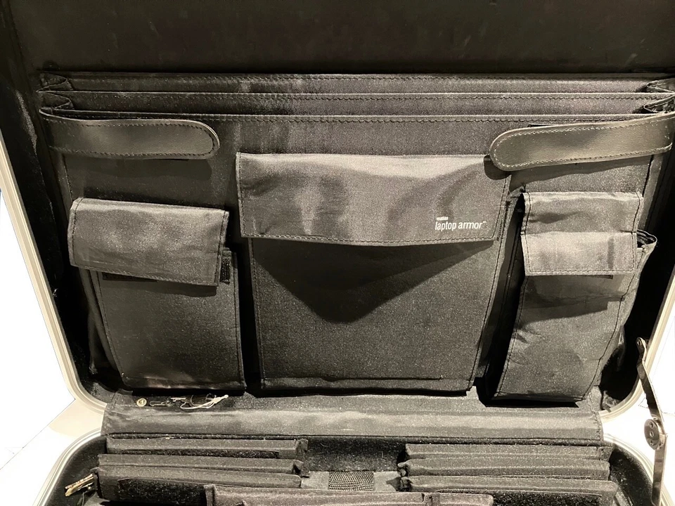 Estuche delgado para computadora portátil Matias Laptop Armor 14 pulgadas/15 pulgadas/17 pulgadas (debe arreglar 1 pestillo) Foto 3 de 4