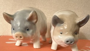 Pair of 2 Gray & White Porcelain Pig Figurine Set, Pig Animal Figurines