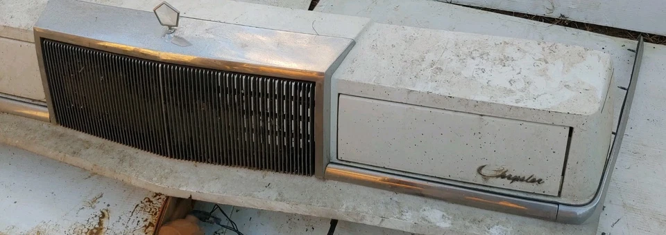 Chrysler New Yorker 1989 OEM panel de cabezal delantero con parrilla de faros Foto 4 de 4