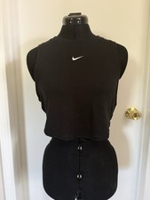 Nike Women s Black Cropped Ribbed Crew Neck L...