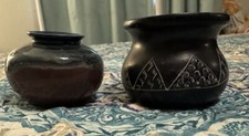 Deux petits pots en poterie parfaits bibelots !