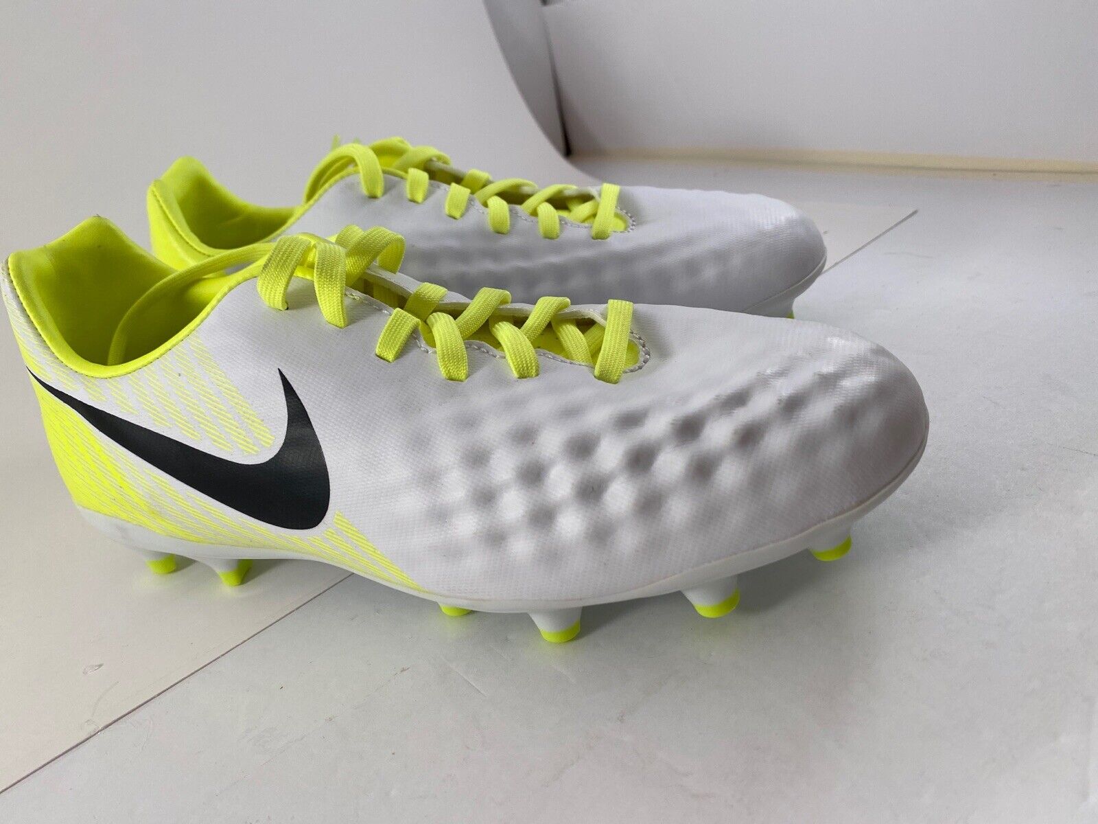 Nike Magista Opus II 2FG PRO Soccer Cleats Volt White Bl Sz 4y 843814-709 | eBay