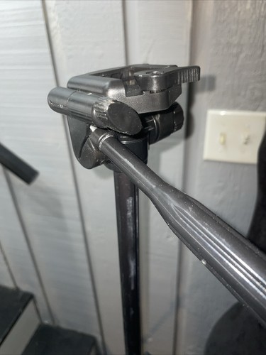 Onn 52" Aluminum Camera/Smartphone Tripod Adjustable Lightweight (17.8 -52 Inch) - Picture 4 of 5