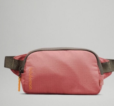 Lululemon  Everywhere MINI Belt Bag Brier Rose with Olive Strap
