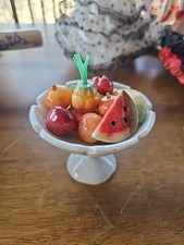 Ancien bol sur piédestal miniature en marbre albâtre fruit en pierre de marbre sculpté