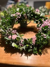 Kranz aus Bux, Schleierkraut, Strandflieder und Thymian -  Tür/Tischdeko