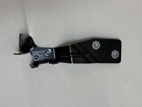 McLaren 570S 2016-2021 Front Right Fender bracket P/N 13A3582CP02 Photo - $85