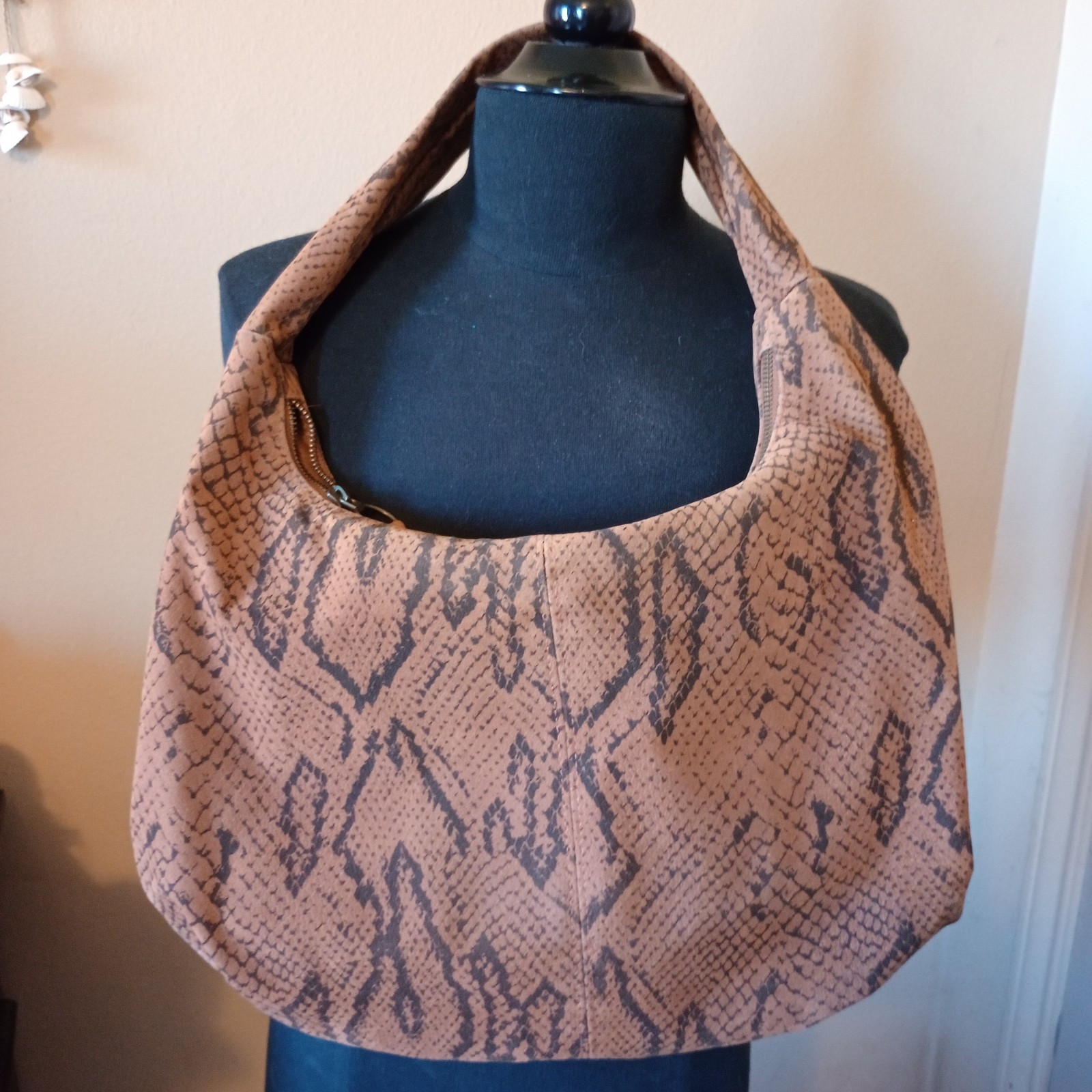 UNIVERSAL THREAD CANVAS SNAKESKIN ZIP CLOSURE HOB… - image 12