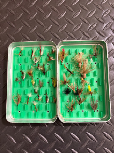 Perrine #98 Fly Fishing Box w/Flies