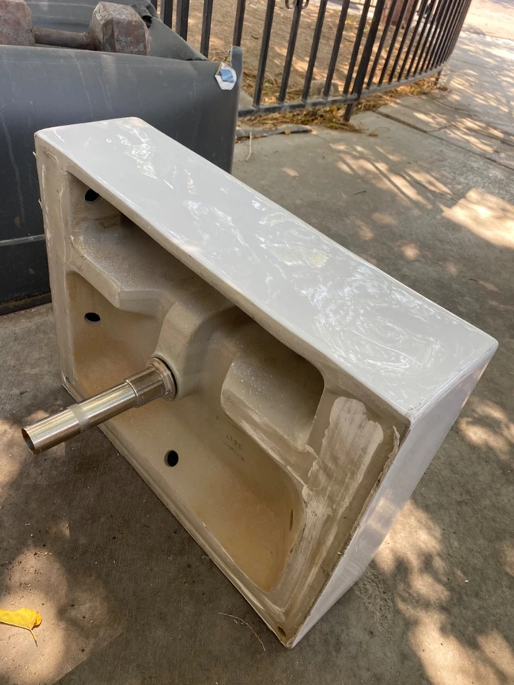 Прямоугольная раковина для ванной над прилавком DECOLAV из белой керамики - Изображение 4 из 4