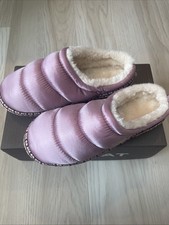 ARIAT Slippers Women's Extra Small 5-6 Pink with Aztec Band Crius Clog Puffer
