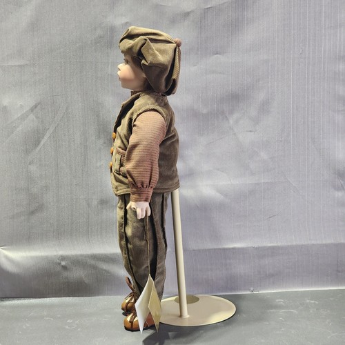 1996 FRANKLIN MINT Coca-Cola LE Porcelain Doll “Matthew”, 19" MISSING 1 FINGER - Picture 9 of 15