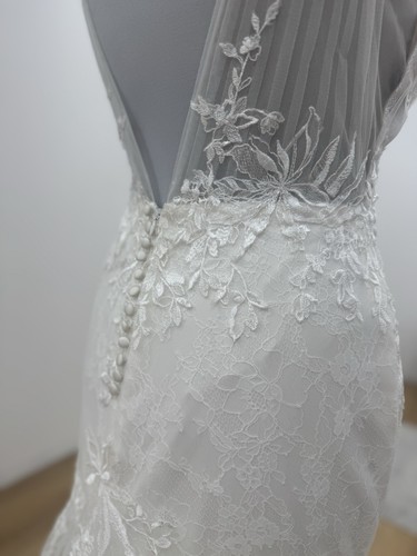Nicole Milano Aurora Collection White Wedding Dress Size 14 - Picture 17 of 20
