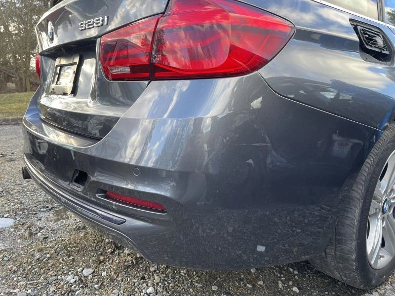 BMW 330I 2017-2019 parachoques trasero cubierta algunos arañazos gris PC: B39 100 K 51956 Foto 3 de 4