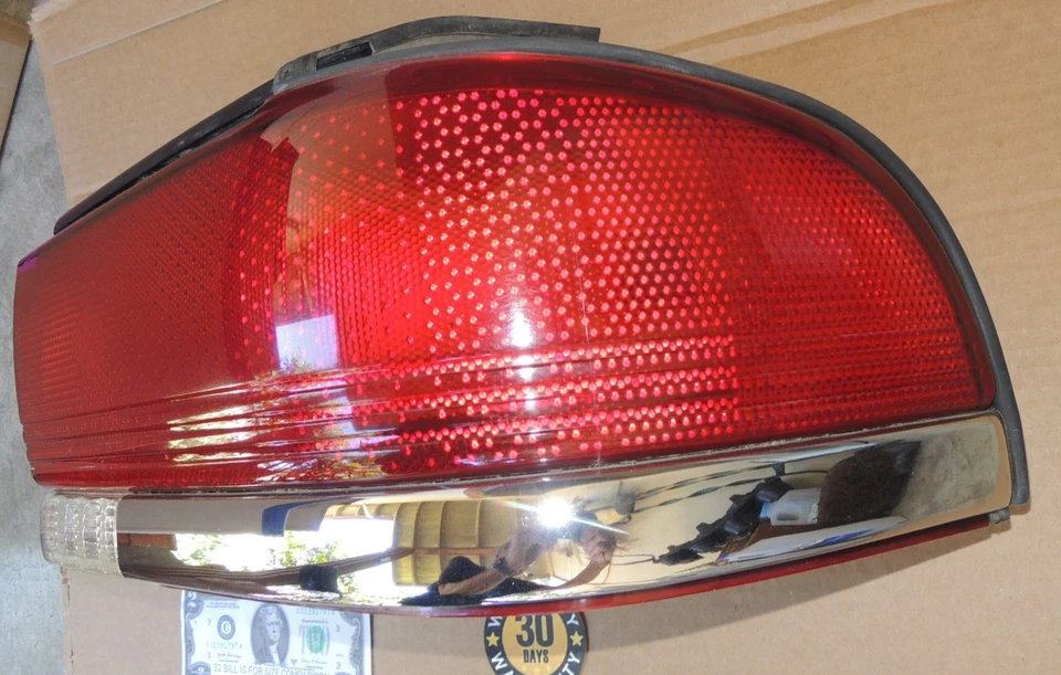 Conjunto de luz trasera derecha Ford Crown Victoria 1995 1996 1997 OEM lado pasajero Foto 4 de 4