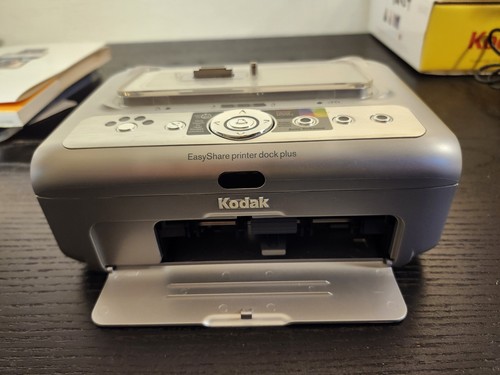 KODAK EASY SHARE ZOOM DIGITAL DX 6440 CAMERA AND PRINTER DOCK STATION - Picture 17 of 21