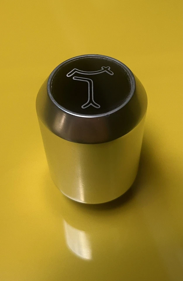 Perilla de cambio de aluminio De Tomaso Pantera pulida con logotipo negro Foto 2 de 2