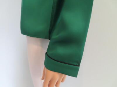 プラダ　PRADA 新品　シルク混ブラウス　サイズ38 オリーブグリーン PRADA Green Silk Pussy Bow Detail Long Sleeve Blouse Size 38/US 2