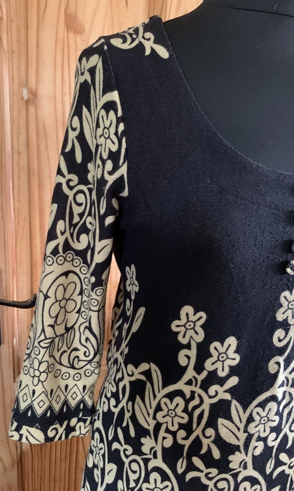 AUTONOMY ! SIZE 10 ! STYLISH GOLD & BLACK DRESS ! COSY FLEECE FABRIC !3/4 SLEEVE - Image 2 of 4