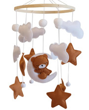 Baby crib mobile - Bear-shaped crib mobile for baby boys and girls.