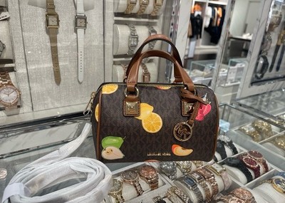 GRAYSON シグネチャー フルーツプリント スモール ダッフル クロスボディ MICHAEL KORS Grayson Small Printed Signature Logo Duffel Crossbody