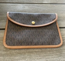 Michael Kors Envelope Clutch/Wallet