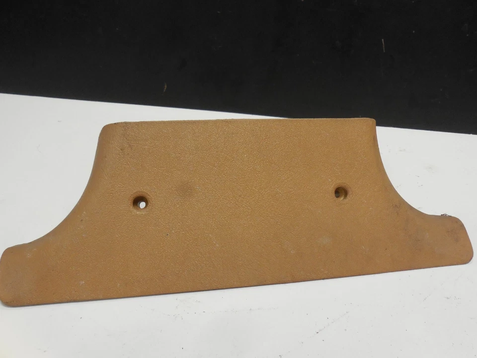 Bisel pilar B inferior derecho 2016920222 84-93 Mercedes Benz W201 190D 190E Foto 3 de 4